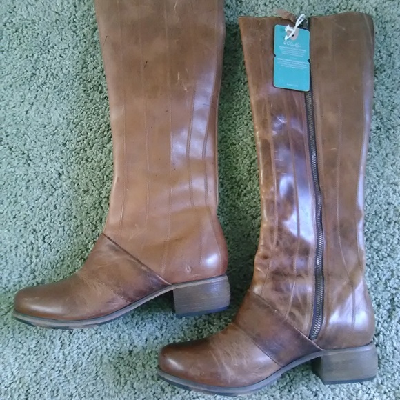 OluKai Shoes - New OluKai Kumukahi Brown Leather Boots